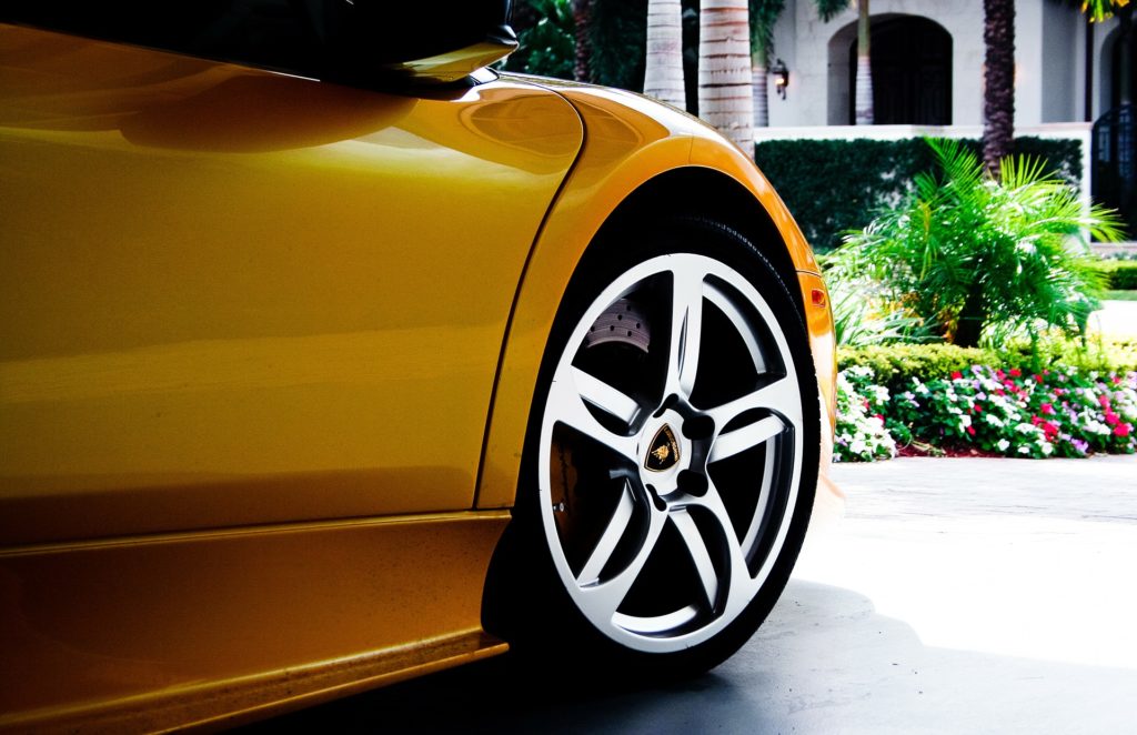 lamborghini wheel and house